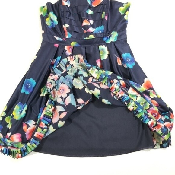 Jessica Simpson Sleeveless Dress - Picture 4 of 8